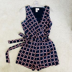 Francesca’s Geometric Romper w/pockets, Size S